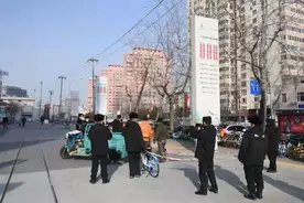 海淀华熙LIVE广场12块违规户外广告被拆图片