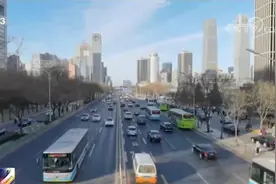 老年人坐网约车可以“一键叫车”啦→图片