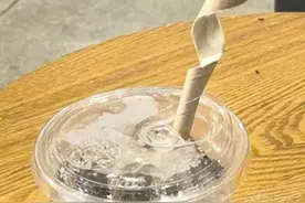 因为纸吸管，手中的奶茶突然不香了？图片