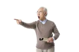 “一滴都尿不出来！”做了这件事后，六旬大伯“熬”出了尿毒症图片
