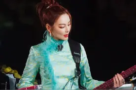 张雨绮的鸽子蛋太贵？看看大牌首饰入门款吧图片