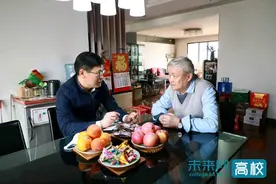 西安电子科技大学领导春节前看望老同志老专家老党员并慰问困难职工图片
