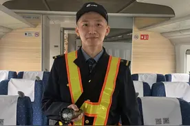 路两端，都是家｜“高铁医生”牟宇航：保障列车安全运行 护送旅客平安抵达图片