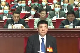 辞去武汉市长的周先旺，当选湖北省政协副主席图片