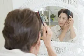 白头发生长的位置不同，暗示的身体问题也各异图片