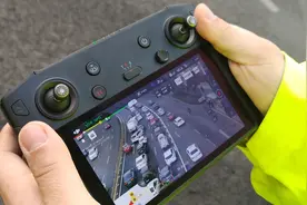 5架无人机参与道路违法抓拍 在济南早晚高峰驾车请自觉守法视频封面