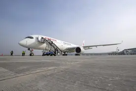 东航派出旗舰机型A350 圆满完成青岛胶东国际机场建设工程试飞任务图片