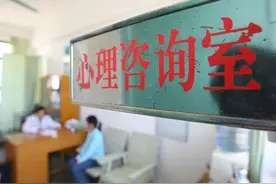 36岁男子仍把自己当“宝宝”！医生：这是病图片
