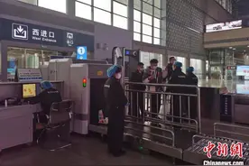 疫情防控下的山西太原车站：多频次、全方位消杀图片