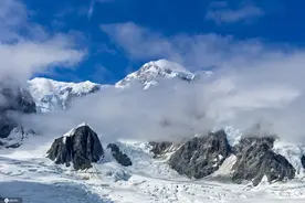 北美第一峰迪纳利山 终年云遮雾罩犹抱琵琶半遮面图片