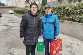 三门峡一父子俩被撞后，车主多次给钱，他们却分文不要图片