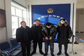 无业男微信群“代开发票”，客户打完钱就被拉黑图片