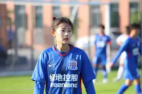 父亲眼中的熊熙：一个喜欢足球的“普通女孩”图片