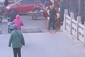 84秒丨手机因无健康码 济宁老人“鬼迷心窍”盗窃他人智能机图片