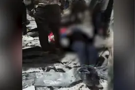 吕梁警方通报“业主被殴打致死”：超市负责人等人捆绑殴打视频封面