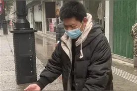 女孩寒冬深夜晕倒武汉街头，扛起送医的那个大哥找到了，公司奖励一万元图片