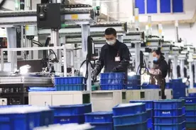留在重庆过春节“红包”到手：政府发300元，企业又发了800元图片