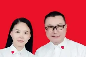 51岁尹相杰终于结婚了，坐船头的妹妹是谁？图片