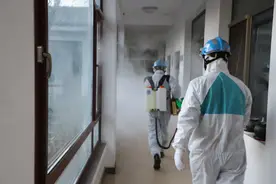 蓝天救援队队员：消杀过几百个场所，“回不去的年，忙着呢”图片