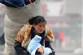 11年前那位感动中国的“春运母亲”，找到了图片
