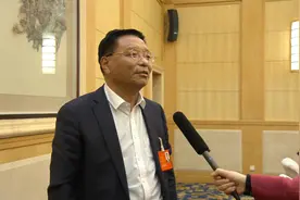 聚焦2021山东两会｜省人大代表金立柱：建议在日照打造北方能源枢纽 再添一条疏港大道视频封面