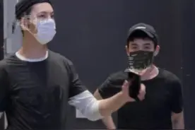梦幻联动！陈伟霆李易峰朱一龙组团玩密逃被偶遇图片