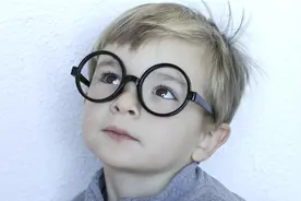 儿童近视该如何矫正？视频封面