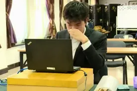 柯洁痛失世界棋王赛冠军，哭着说抱歉，网友心疼：你已经很棒了图片