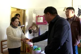 富源：张德华带队慰问煤炭系统困难职工图片