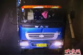夜间行车要守法 河南省高速交警总队开展违法行车夜间专项整治行动图片