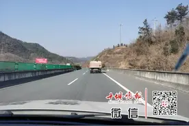 这辆车被十堰民警处罚了！原因是跑太慢图片