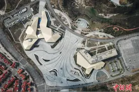航拍贵州平塘克度“天文小镇”图片