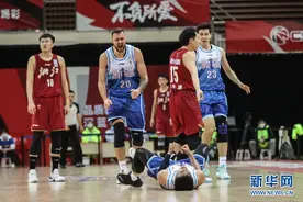 CBA第二阶段：新疆伊力特99-93浙江稠州金租图片