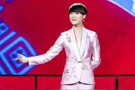 盘点历届央视春晚上的“黑科技”，你看到的梦幻舞台都另有玄机图片