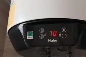 大家一起放热水十分钟！杭州一小区厨房下水总管被油污堵住，业主齐心合力放大招图片