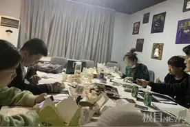 剧本杀成为年轻人的“社交新宠”，一栋楼里开了8家店成为“剧本楼”图片