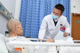 90后外科医生：在长沙打拼十年炒的一手好湘菜，父母寄来一箱满满的爱图片