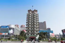 这座城市地标，见证铁路工人力量图片