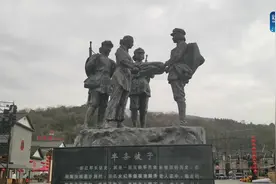 vlog丨过年啦，嘉嘉带你逛“半条被子”村视频封面
