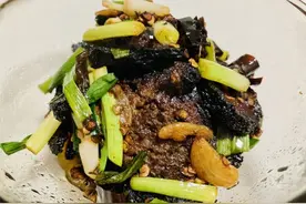 适合全家的香辣猪血丸子，老人小孩都爱吃图片