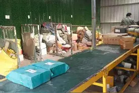 近万件滞留快递已派完 郑州韵达“卡壳”网点恢复正常图片