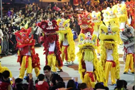 从清朝开始历经四代人，东莞这只百岁“狮子”连外国人都竖大拇指图片