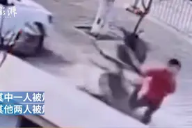 危险！福建一孩子往井盖里扔炮被炸飞，监控记录全过程图片