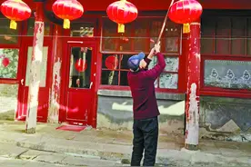许多人都将在除夕当天亲自下厨，用一桌年夜饭来庆贺团圆图片