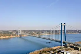 宜都长江大桥正式建成通车图片