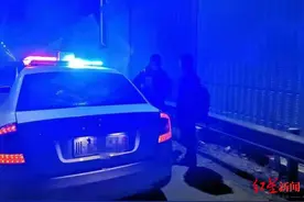 险！除夕夜男子随重庆女友开车回家过年 途中发生纠纷被扔下，竟徒步高速路图片
