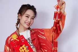 霍汶希与容祖儿合体拜年 笑容满面喜气洋洋图片