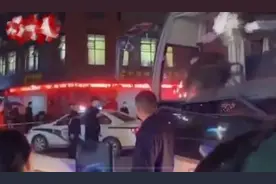 痛心！一女孩放烟花时引爆化粪池，不幸遇难图片