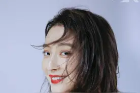 成都妹子连登三家卫视春晚演小品，感叹女喜剧演员需花费更多心血图片