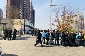 留京“就地过年”众生相：解封后忙复工，快递网约车爆单图片